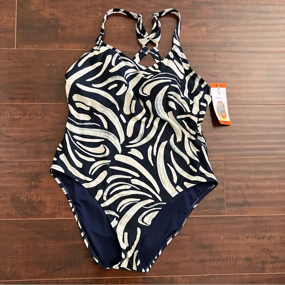 *NEW* Hurley Ladies' Swimsuit - Picture 3 of 7